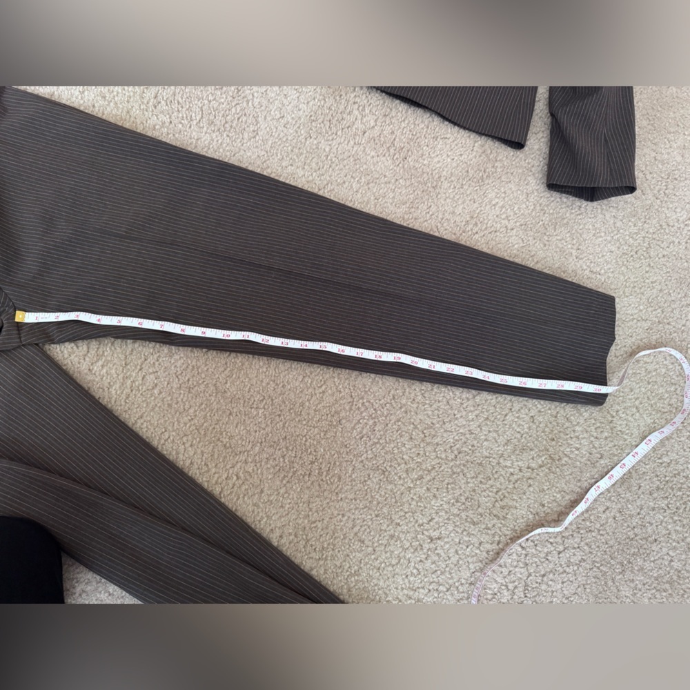 Barneys New York Classic Brown Pinstripe Women’s Suit Approximate Size 8 No Tag - Picture 14 of 16